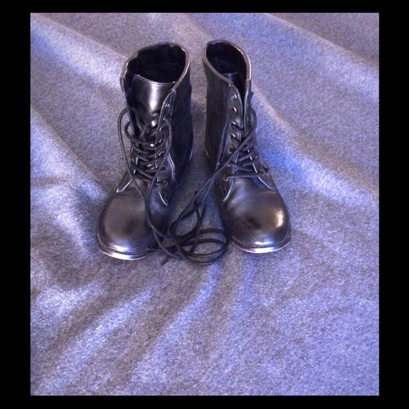 MIA combat boots