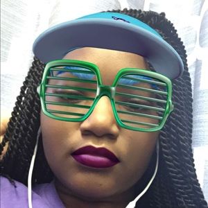 Meet your Posher, Precious