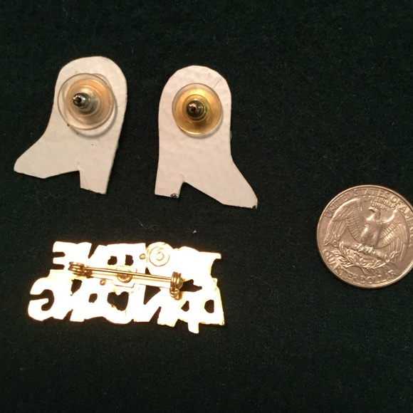 COW GIRL BOOT EARRINGS & LINE DANCING PIN 🌟 - Picture 2 of 4