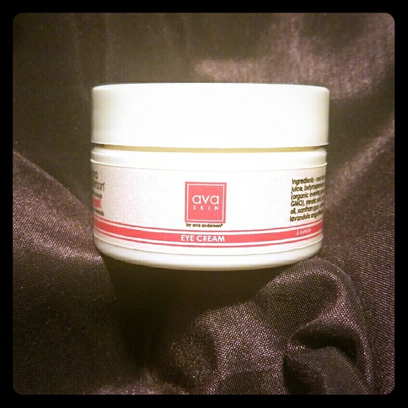 Ava Anderson eye cream