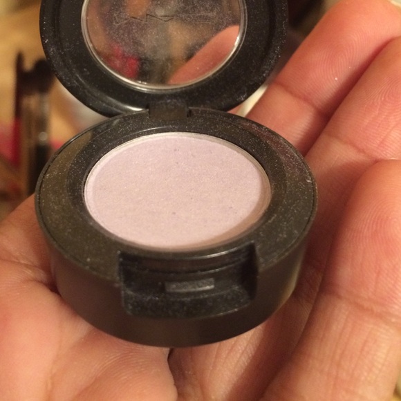 Digit MAC satin eyeshadow