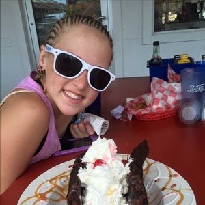 Meet your Posher, Brittany