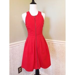 Super flattering BB Dakota dress - Size 4