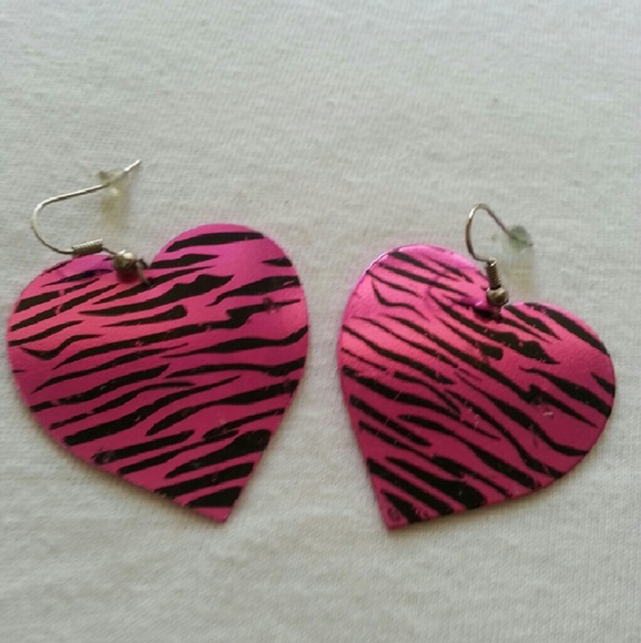 Heart shaped pink striped earrings