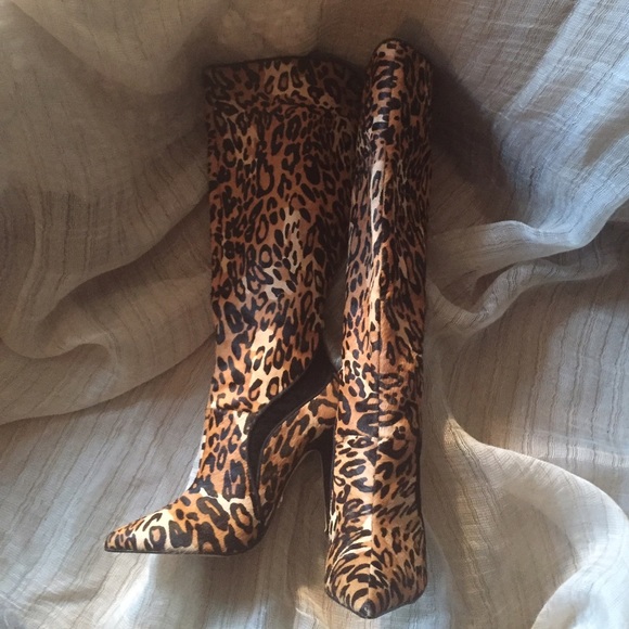 bebe Payton Leopard Boots size 5