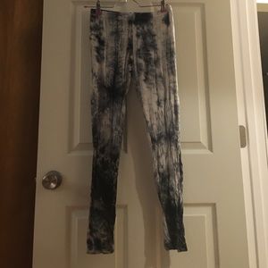 Blue and white tie dye leggings