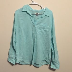 Light mint long sleeve shirt.