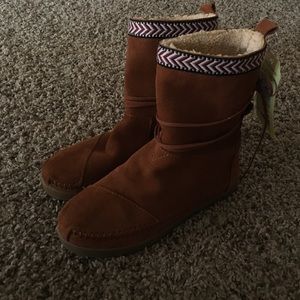 Toms Nepal boots