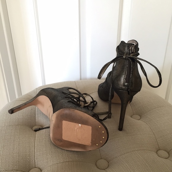 Louise et Cie Kacy caged lace-up gunmetal sandal - Picture 4 of 4