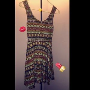 Skater girl style dress, with abstract design.👗💋