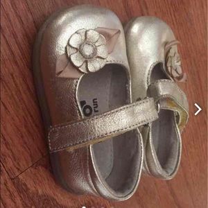 See Kai Run baby shoes sz3