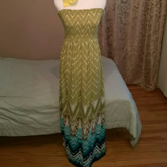 Really cute tube A line maxi dress - Picture 4 of 4
