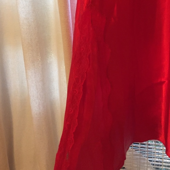 Sleek nightgown - Picture 3 of 4