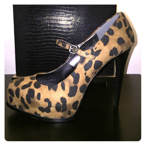 Nearly New!! Leopard Platform Pump Mary Janes