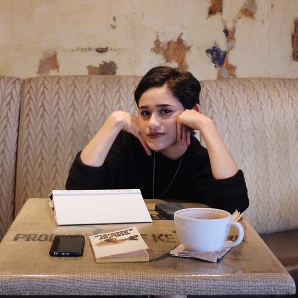 Meet your Posher, Ele - Picture 2 of 2