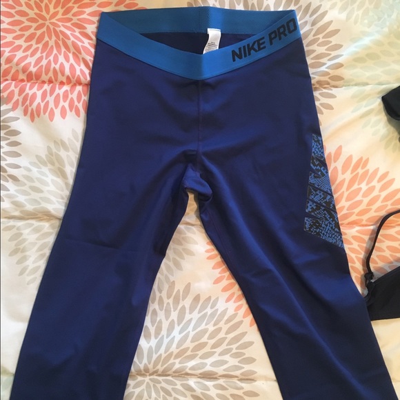 Nike crop leggings
