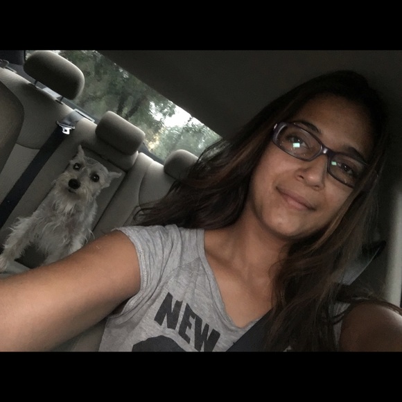 Meet your Posher, Carla