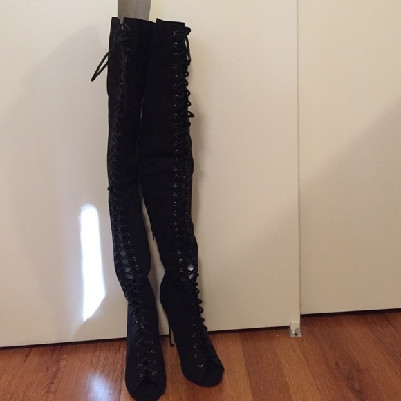 Knee high heels/ lace up