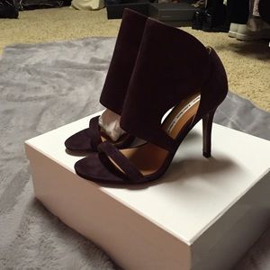 "Purple Reddish". Dark Heels