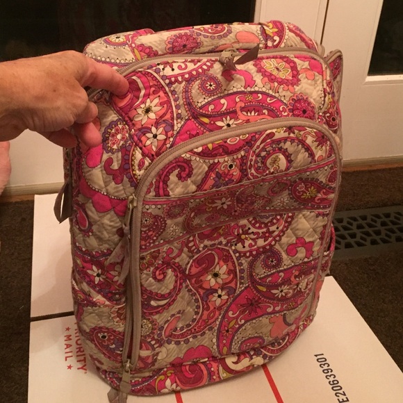 Vera Bradley Handbags - VERS BRADLEY BACKPACK🍃🍃🍃