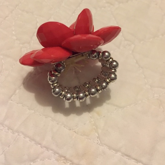 Flower ring - Picture 2 of 2