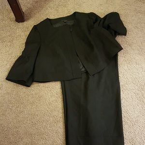 3 quarter jacket & crop pant set