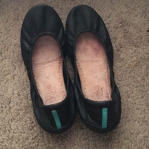 Black tieks