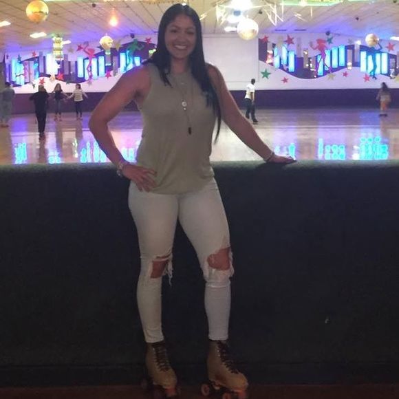 Meet your Posher, Amarilis