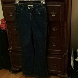 526 slender boot cut Levis jeans