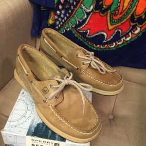 GREAT CONDITION fur lined Sperry's!