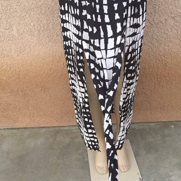 Black and white maxi dress - Picture 3 of 4