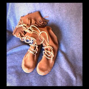 Suede knee-high Minnetonka fringe boots