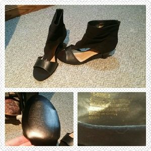 9w black small heeled sandals