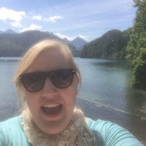Meet your Posher, Kayla