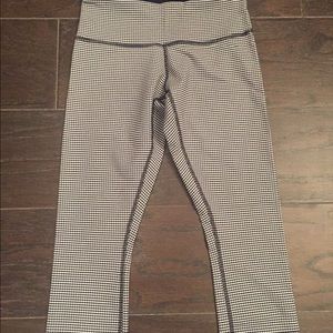 Lululemon wonder under crop