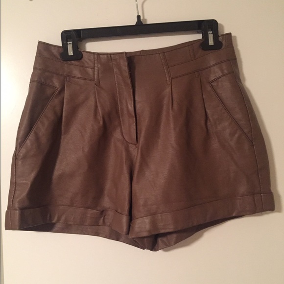 LC Shorts - Picture 1 of 3