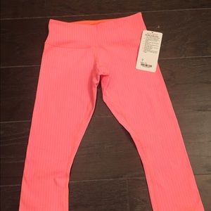 Lululemon wonder under crop