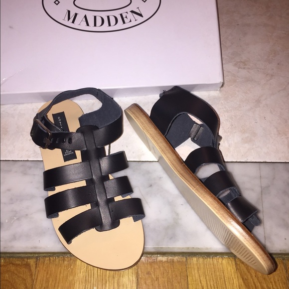 Brand new Steven by Steve Madden size 7 - Picture 2 of 4