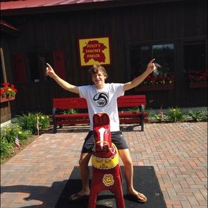 Meet your Posher, Zachary