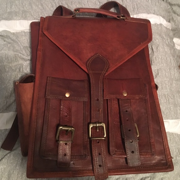 Unisex leather messenger bag/backpack
