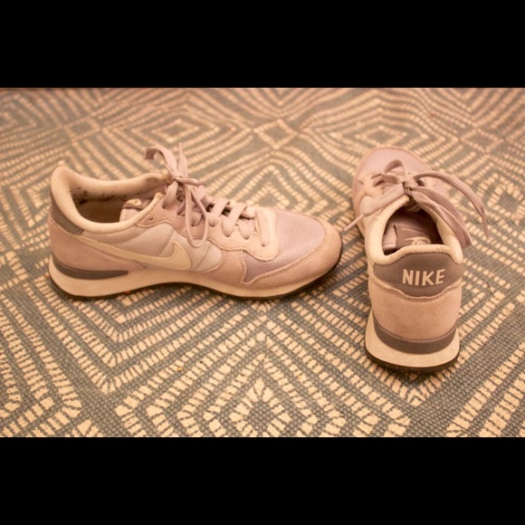 Grey Nike Internationalist Shoes Size 7