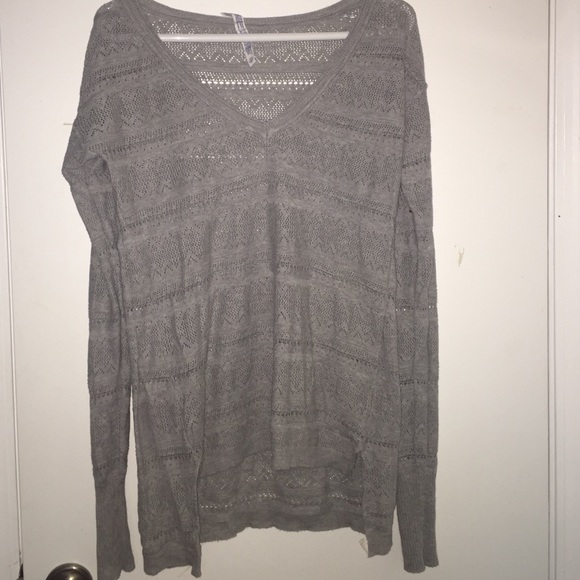 Grey v-neck Aeropostale sweater