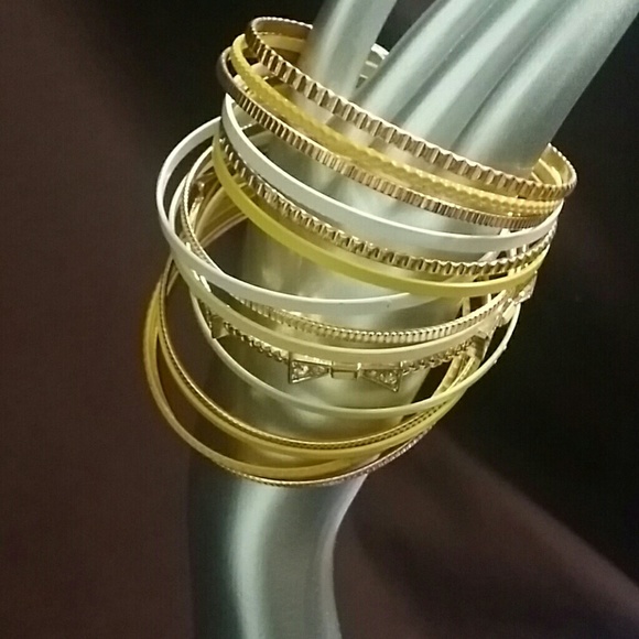 Bracelets gold tone set - Picture 2 of 4