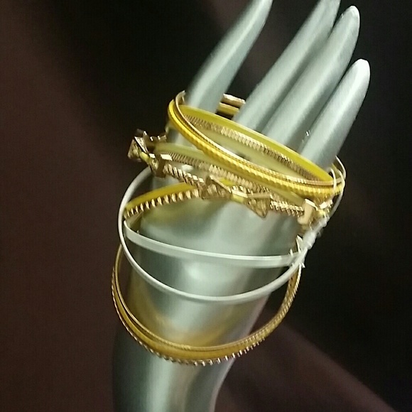 Bracelets gold tone set - Picture 4 of 4