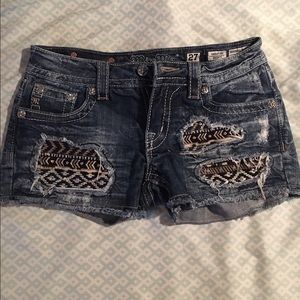 🚨🚨FLASH SALE🚨🚨Buckle jean Shorts!!