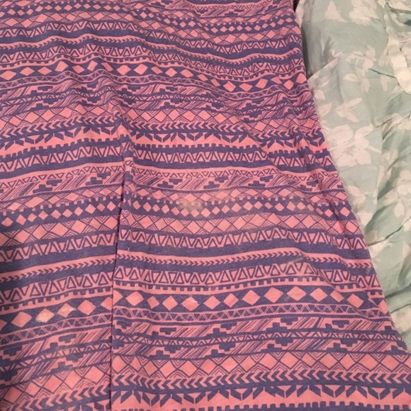 Tribal pattern v neck tee - Picture 2 of 3