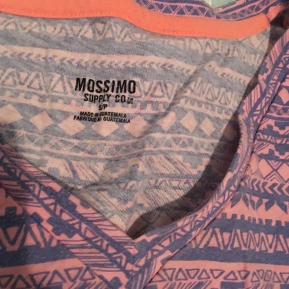 Tribal pattern v neck tee - Picture 3 of 3