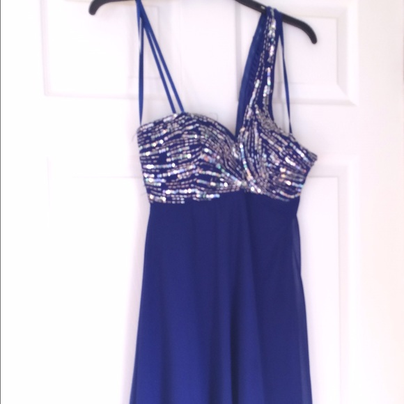 Dress - Picture 4 of 4