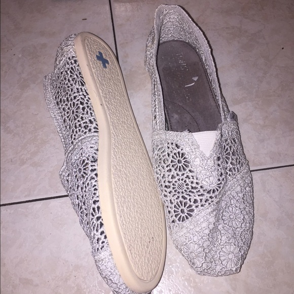 New TOMS Silver multi colors size 6 - Picture 4 of 4