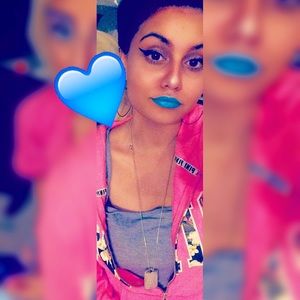 Meet your Posher, Crystal